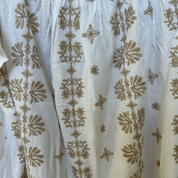 Torrid White & Gold Buttoned Bib Collar Blouse 🤩 - Picture 7 of 8